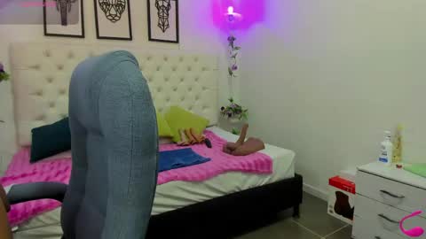 Snapshot of jenny_stark chatting on 04/21/26, 11:05 jenny_stark online show from 04/21/26, 11:05