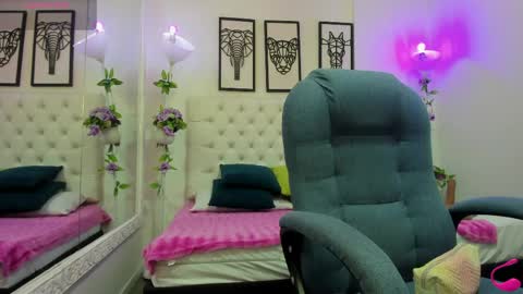 Snapshot of jenny_stark chatting on 04/22/26, 11:23 jenny_stark online show from 04/22/26, 11:23