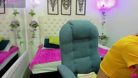 Snapshot of jenny_stark chatting on 04/25/26, 11:02 jenny_stark online show from 04/25/26, 11:02