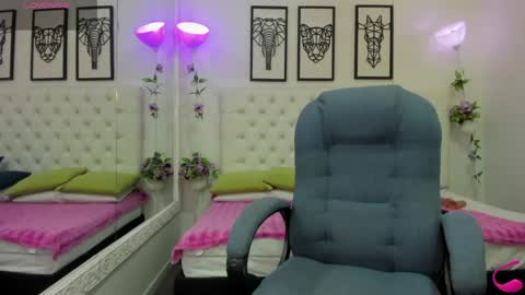 Snapshot of jenny_stark chatting on 06/09/26, 11:44 jenny_stark online show from 06/09/26, 11:44