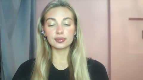The Flower Power Models online show from 07/26/26, 11:00