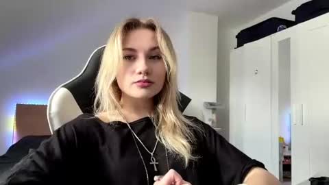 Sonya online show from 07/23/26, 10:24