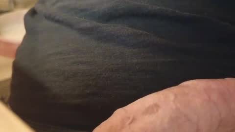 Snapshot of jeremie18cms chatting on 03/07/25, 08:33 Machine Sperme online show from 03/07/25, 08:33