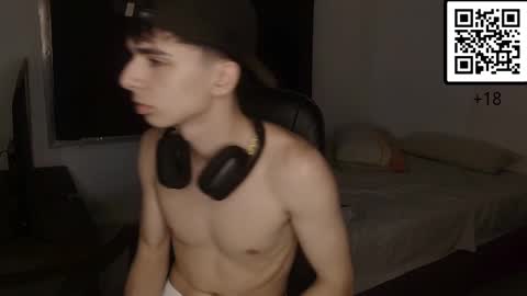 Snapshot of jeremy2005_ chatting on 01/19/25, 05:58 Jeremy online show from 01/19/25, 05:58