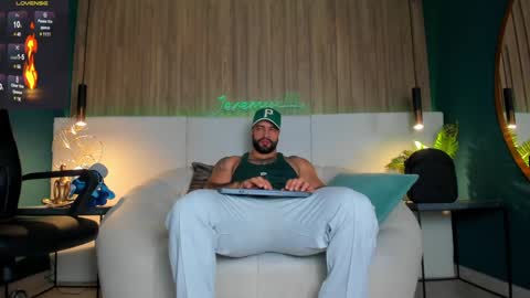 Jeremy online show from 01/21/25, 01:39