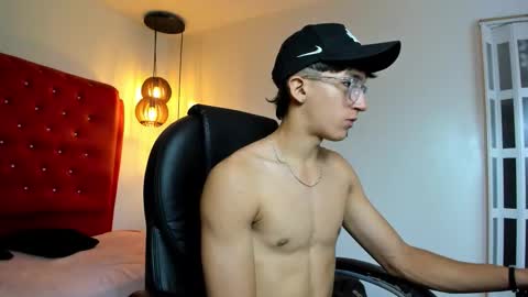 Snapshot of jeremy_job chatting on 12/19/25, 11:50 Jeremy online show from 12/19/25, 11:50