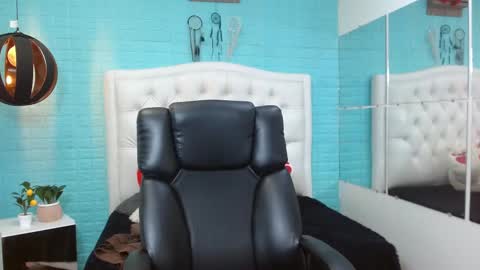 Snapshot of jeremy_job chatting on 02/24/26, 11:30 Jeremy online show from 02/24/26, 11:30