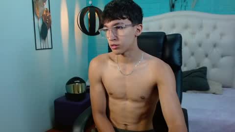 Snapshot of jeremy_job chatting on 04/06/26, 12:28 Jeremy online show from 04/06/26, 12:28