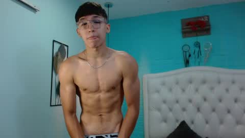 Snapshot of jeremy_job chatting on 04/10/26, 11:37 Jeremy online show from 04/10/26, 11:37