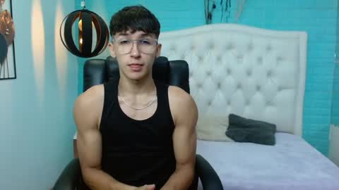 Snapshot of jeremy_job chatting on 04/12/26, 11:37 Jeremy online show from 04/12/26, 11:37