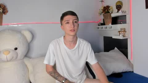 jero independent model online show from 04/16/26, 02:34