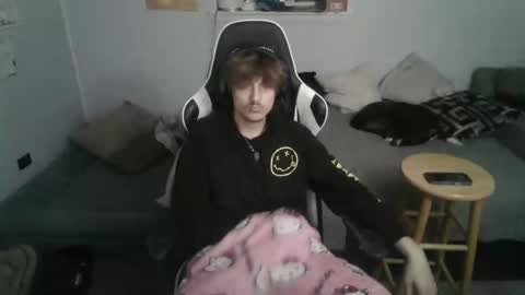 Snapshot of jerimiahslhong chatting on 11/14/25, 02:32 jerimiahslhong online show from 11/14/25, 02:32