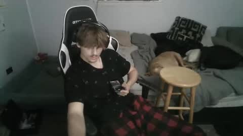 Snapshot of jerimiahslhong chatting on 11/18/25, 01:55 jerimiahslhong online show from 11/18/25, 01:55