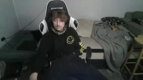 Snapshot of jerimiahslhong chatting on 11/24/25, 02:55 jerimiahslhong online show from 11/24/25, 02:55