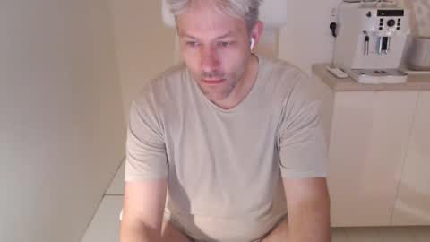 jeroen84nl online show from 11/12/25, 05:19