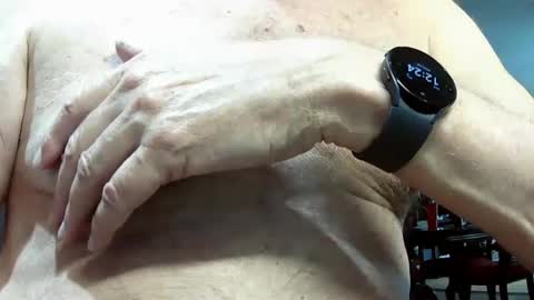 Snapshot of jerrynfla chatting on 12/30/24, 05:23 jerrynfla online show from 12/30/24, 05:23