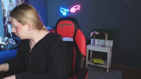 Snapshot of jes_solar chatting on 09/26/25, 11:25 jes_solar online show from 09/26/25, 11:25