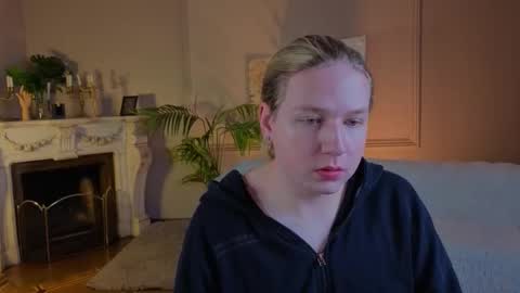 Snapshot of jes_solar chatting on 10/01/25, 11:27 jes_solar online show from 10/01/25, 11:27