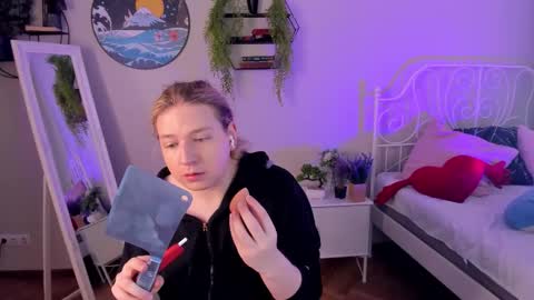 Snapshot of jes_solar chatting on 10/07/25, 12:02 jes_solar online show from 10/07/25, 12:02