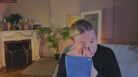 Snapshot of jes_solar chatting on 10/11/25, 11:42 jes_solar online show from 10/11/25, 11:42