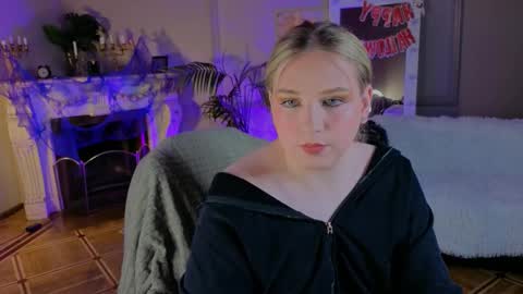 Snapshot of jes_solar chatting on 10/19/25, 07:25 jes_solar online show from 10/19/25, 07:25