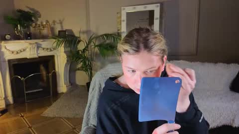 Snapshot of jes_solar chatting on 10/27/25, 08:57 jes_solar online show from 10/27/25, 08:57