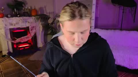 Snapshot of jes_solar chatting on 10/31/25, 09:05 jes_solar online show from 10/31/25, 09:05