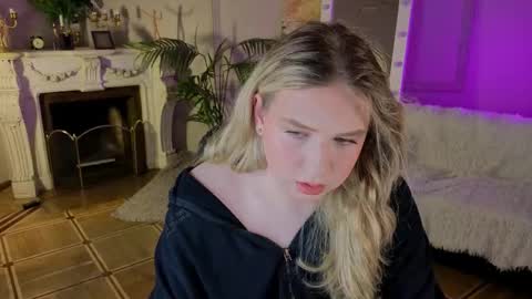 Snapshot of jes_solar chatting on 11/06/25, 10:21 jes_solar online show from 11/06/25, 10:21