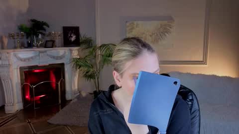 Snapshot of jes_solar chatting on 11/14/25, 10:07 jes_solar online show from 11/14/25, 10:07