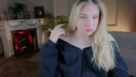 Snapshot of jes_solar chatting on 11/15/25, 10:37 jes_solar online show from 11/15/25, 10:37