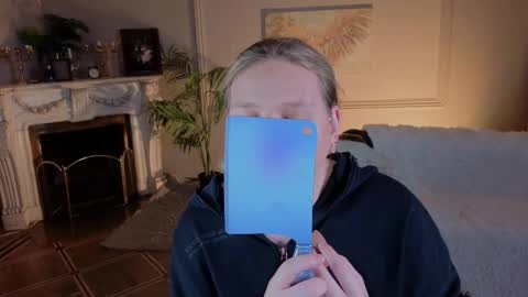 Snapshot of jes_solar chatting on 11/19/25, 10:10 jes_solar online show from 11/19/25, 10:10