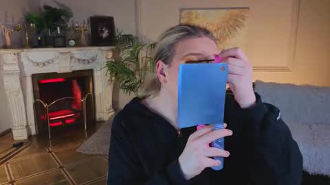 Snapshot of jes_solar chatting on 11/26/25, 07:59 jes_solar online show from 11/26/25, 07:59