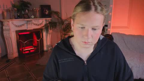 Snapshot of jes_solar chatting on 11/30/25, 06:12 jes_solar online show from 11/30/25, 06:12