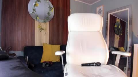 Snapshot of jess69_ chatting on 05/23/26, 12:09 Jessie online show from 05/23/26, 12:09