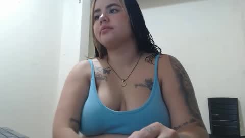 Snapshot of jess_beaut chatting on 10/22/25, 12:22 jess_beaut online show from 10/22/25, 12:22