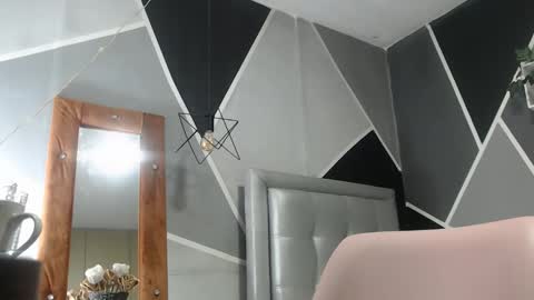 Snapshot of jess_beauty chatting on 02/06/25, 02:33 jess beauty online show from 02/06/25, 02:33