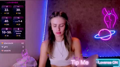 Snapshot of jess_kahawaty chatting on 11/18/25, 10:41 Jess online show from 11/18/25, 10:41