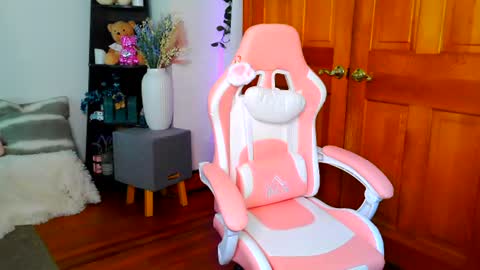 Jessabelle Diamond online show from 06/17/26, 01:12