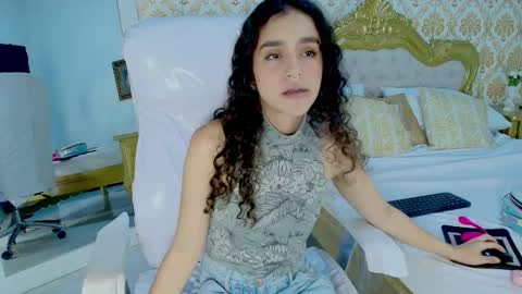 jessb_ online show from 10/16/25, 08:10