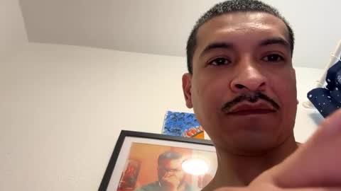 Snapshot of jesselopezcali chatting on 01/04/25, 07:02 Hungjessy online show from 01/04/25, 07:02