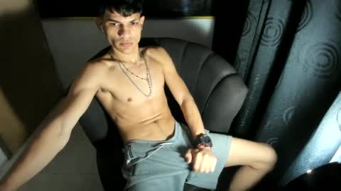 Snapshot of jesshot_bigcock chatting on 06/19/26, 07:56 jesshot_bigcock online show from 06/19/26, 07:56