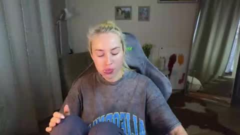 Jessy online show from 02/14/25, 06:45