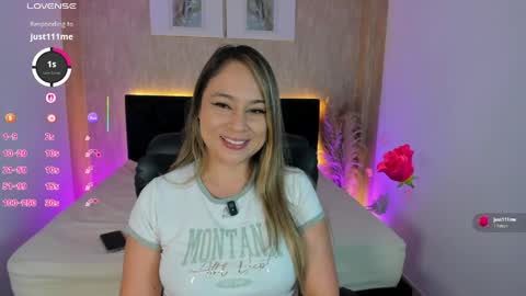 Snapshot of jessica_hotxxx chatting on 04/04/26, 01:19 Jessi online show from 04/04/26, 01:19