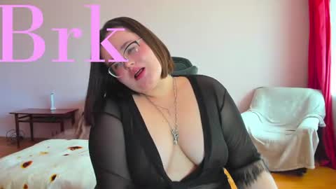 Snapshot of jessica_joy_ chatting on 06/17/26, 06:27 Natalia online show from 06/17/26, 06:27