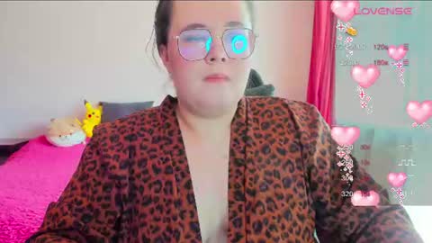 Snapshot of jessica_joy_ chatting on 06/24/26, 06:23 Natalia online show from 06/24/26, 06:23