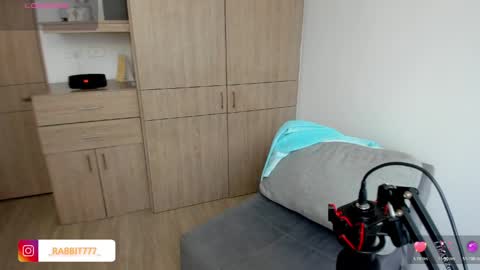 jessica_rabbit777_ online show from 04/21/26, 08:44