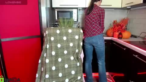 jessicaforris online show from 11/03/25, 07:53