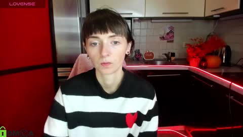 jessicaforris online show from 11/26/25, 08:04