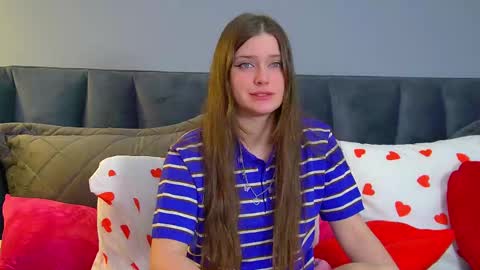 Snapshot of jessicajewells45 chatting on 02/28/26, 06:36 Jessica online show from 02/28/26, 06:36