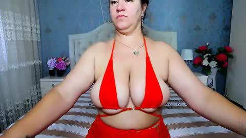 Snapshot of jessicalove20 chatting on 06/11/26, 03:15 single mommy online show from 06/11/26, 03:15